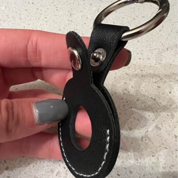 Brand new leather AirTag case - Picture 2 of 3